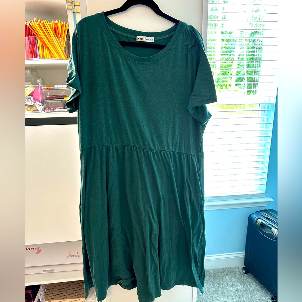 Army green short sleeve fit to flare dress with pockets
